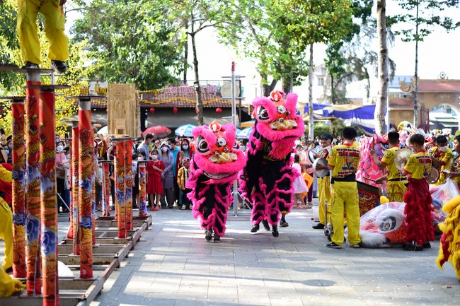 Chùm ảnh mồng một Tết Nhâm Dần